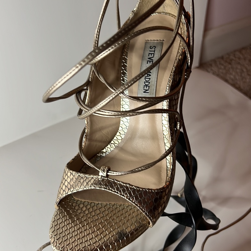 Steve Madden Roxie Gold Snake - Picture 3 of 10